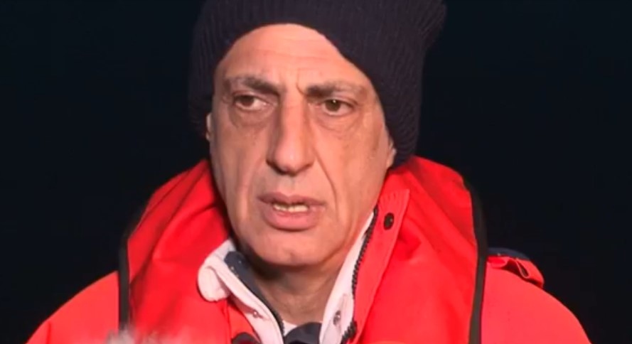 Заседналият кораб край Камен бряг не може да бъде спасен